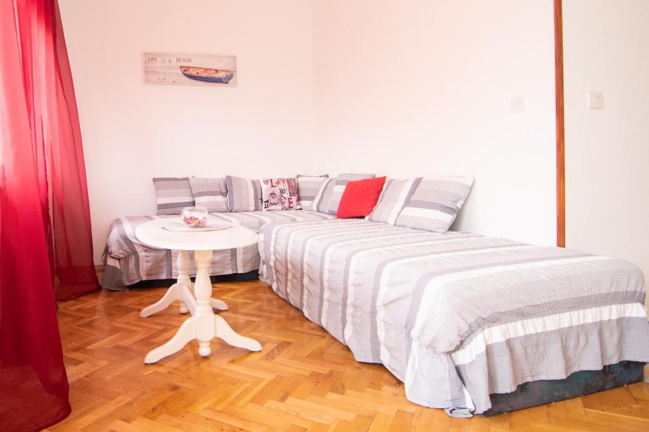 Apartmani Ivana คาชเตลา ภายนอก รูปภาพ