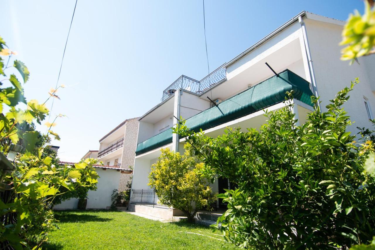 Apartmani Ivana คาชเตลา ภายนอก รูปภาพ