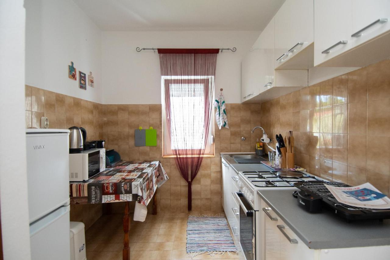 Apartmani Ivana คาชเตลา ภายนอก รูปภาพ