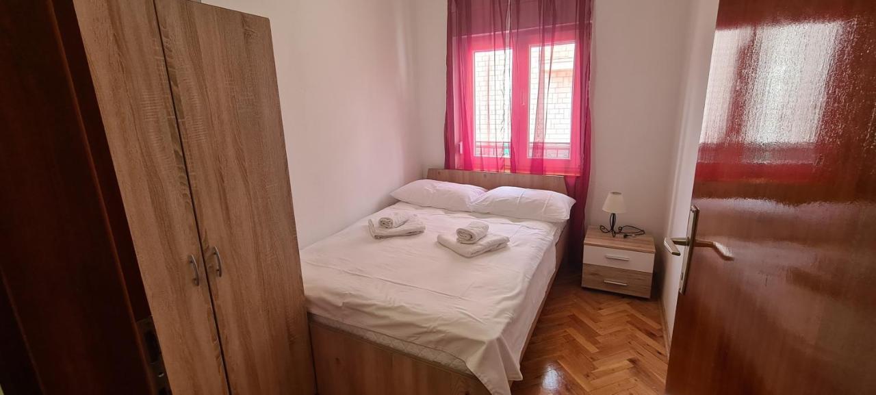 Apartmani Ivana คาชเตลา ภายนอก รูปภาพ