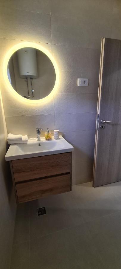 Apartmani Ivana คาชเตลา ภายนอก รูปภาพ