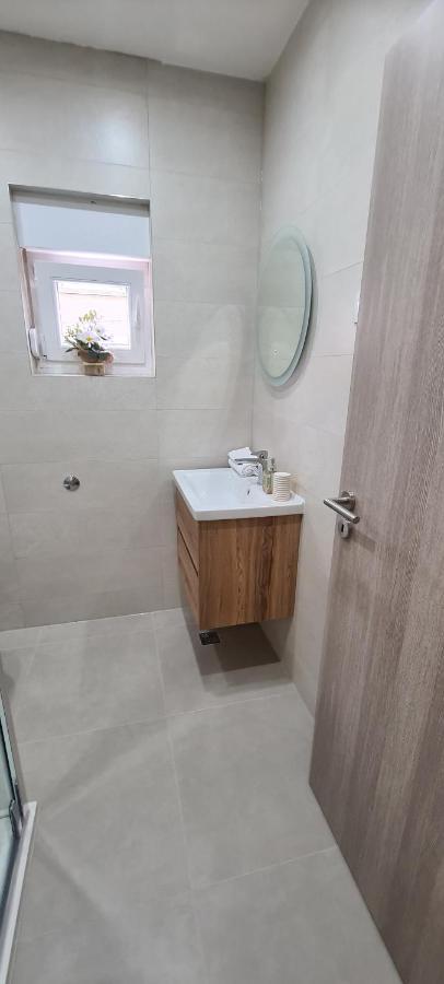 Apartmani Ivana คาชเตลา ภายนอก รูปภาพ